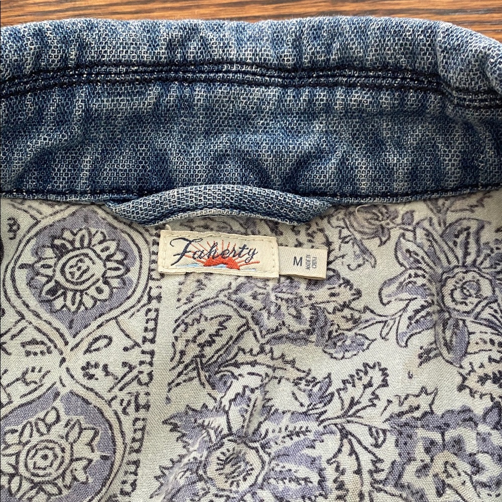 Women’s Faherty Denim Barn Jacket Size M - Picture 2 of 7